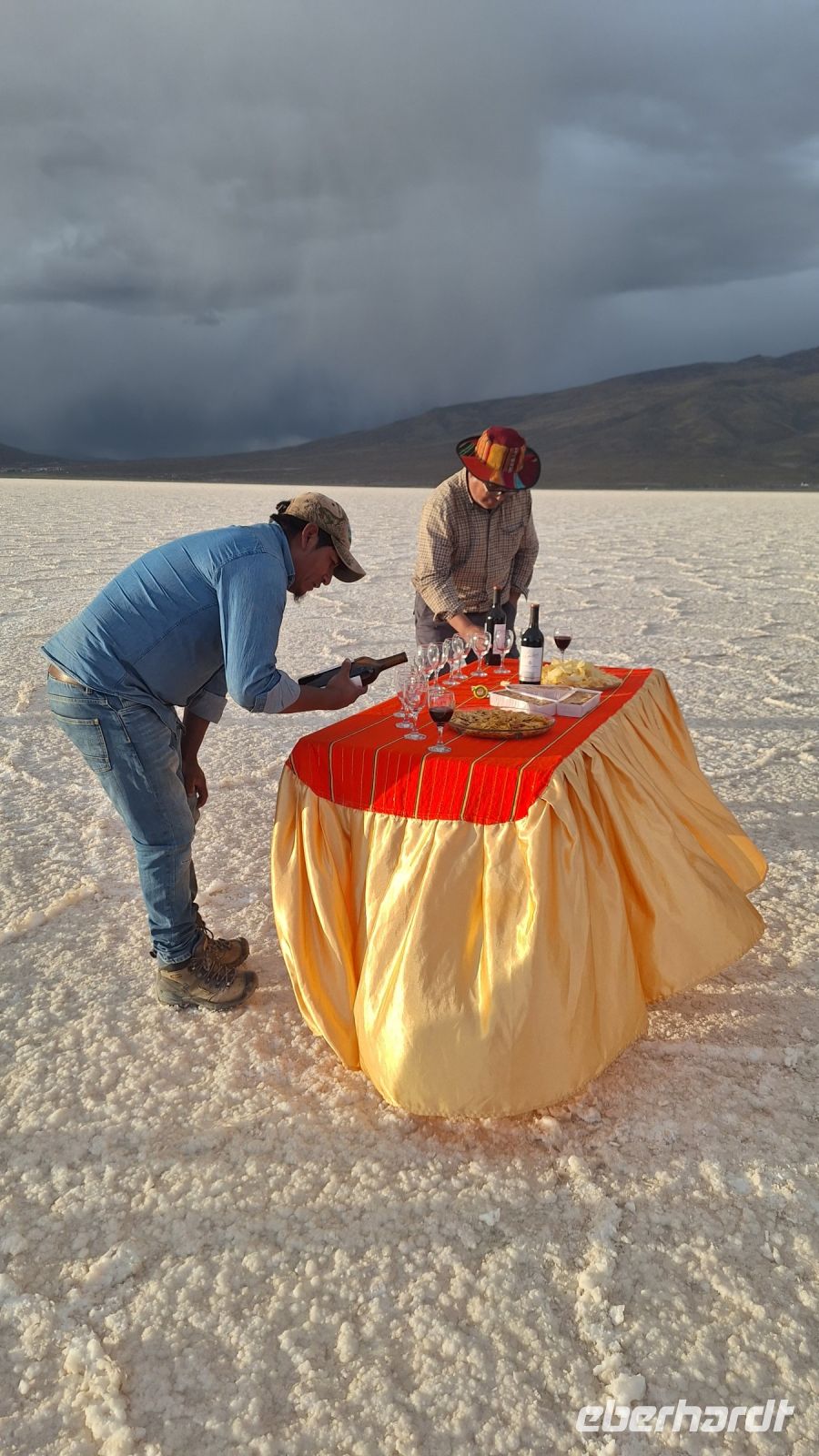 Sundowner am Uyuni Salzsee