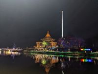 57. Kuching bei Nacht