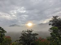 235. Sonnenaufgangsspaziergang mit Larry an unserer Hotelanlage