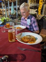 322. Abendessen im Hotel Sandakan