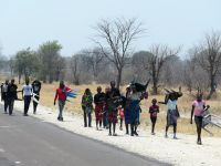 Sonntagsmarsch zum Gottesdienst