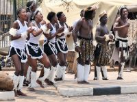 Simbabwe - Vic Falls - rhythmischer Empfang