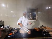 A Zambezi River Lodge - Grillstation mit Krokodil, Kudu oder Warzenschwein