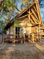 090 Shakawe River Lodge