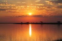 Sonnenuntergang in den Makgadikadi Salzpfannen