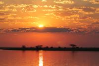 Sonnenuntergang in den Makgadikadi Salzpfannen