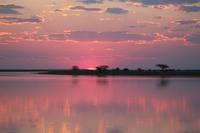 Sonnenuntergang in den Makgadikadi Salzpfannen