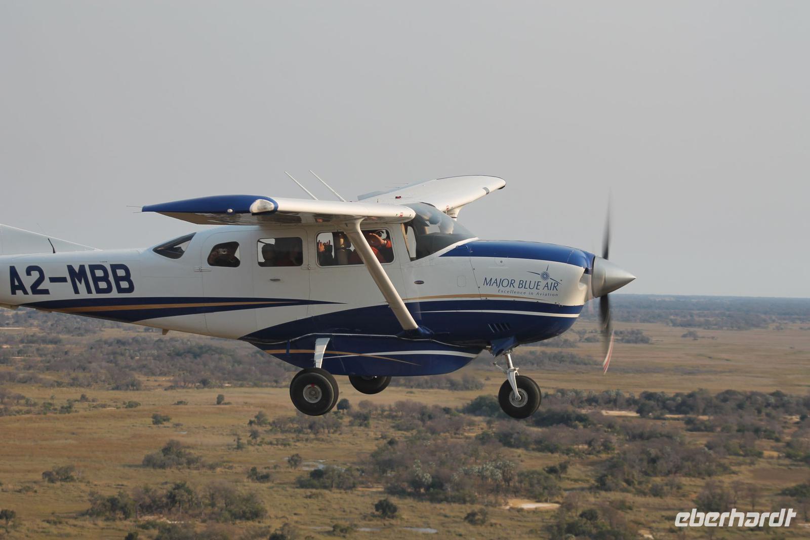 Flug über das Okavango-Delta