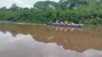 Bootsausflug auf dem Fluß im Pantanal. Foto: Anette Rietz