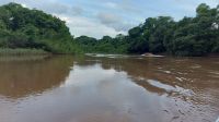 Ausflug mit dem Boot auf dem nahen Fluss im Pantanal. Foto: Anette Rietz