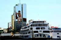 Hafen von Manaus mit Fährschiffen