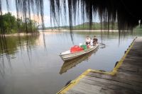 Belieferung und Taxiverkehr alles per Boot