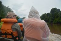 heute ist Regenschutz angesagt auf dem „Aquidaoana“ 