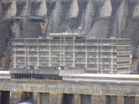 Zentales des Itaipu Staudamms