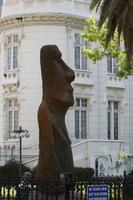 Einzige Statue der Osterinsel auf dem Festland