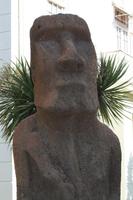 Einzige Statue der Osterinsel auf dem Festland