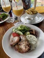 Mittagessen am Anakena Strand