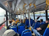 Insel Baltra - Linienbus zum Flughafen