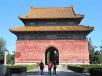 Peking - KaisergrÃ€ber der Ming-Dynastie - Tor zur Geisterallee