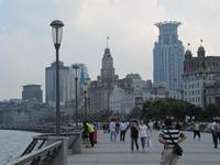 Shanghai - am Bund vor der Skyline