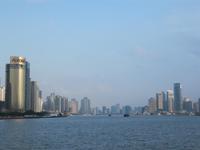 Shanghai - am Bund vor der Skyline