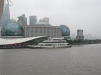 Shanghai - Skyline vom Schiff aus