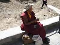 Mönche im Sera Kloster