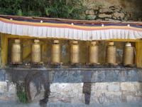 Gebetstrommeln im Drepung Kloster