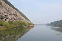 Drachentorgrotten am Yihe-Fluss