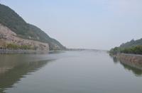 Drachentorgrotten am Yihe-Fluss