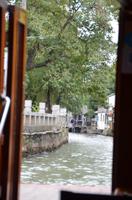 Bootsfahrt auf dem Seitenkanal des Kaiserkanals