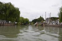 Bootsfahrt auf dem Seitenkanal des Kaiserkanals