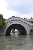 Bootsfahrt auf dem Seitenkanal des Kaiserkanals