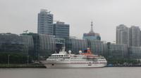 1815_Bootsfahrt auf dem Huangpu-Fluss in Shanghai - deutsches Kreuzfahrtschiff
