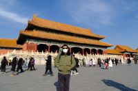 Örtlicher Reiseleiter Yang in der Verbotenen Stadt in Peking - China
