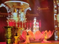 Akrobatikshow &ndash; &copy; Monika Cortese (Eberhardt TRAVEL)