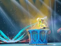 Akrobatikshow &ndash; &copy; Monika Cortese (Eberhardt TRAVEL)