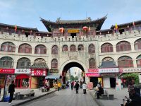 Altes Stadttor in Luoyang  &ndash; &copy; Monika Cortese (Eberhardt TRAVEL)