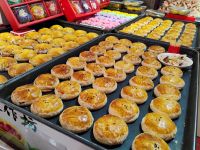 Gebäck mit Rosenfüllung  &ndash; &copy; Monika Cortese (Eberhardt TRAVEL)