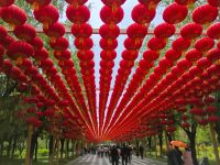 Auf dem Weg zu den Buddha-Grotten  &ndash; &copy; Monika Cortese (Eberhardt TRAVEL)