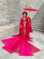 Fotoshooting an der Stadtmauer von Xi'an  &ndash; &copy; Monika Cortese (Eberhardt TRAVEL)