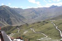 Serpentinenstraße zum Kloster