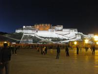Lhasa - Der Potala-Palast am Abend