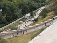 Der Abstieg auf der Rückseite des Palastes