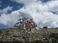 Tradition und Moderne auf dem Pass Khampa La