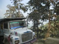 Trucks kommen uns hautnah entgegen