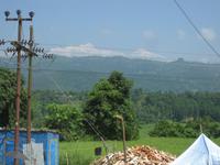 Auf der Fahrt nach Pokhara - die Annapurna-Kette zeigt sich