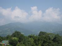 ... die Berge schauen ganz vorsichtig aus den Wolken