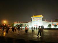 133 Stadtmauer bei Nacht