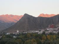 Sonnenaufgang in Shigatse
